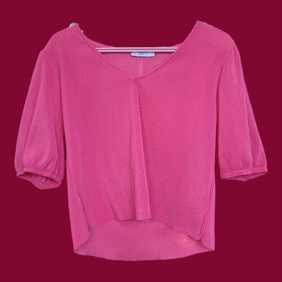 Suzy Shier Tops - Pink blouse